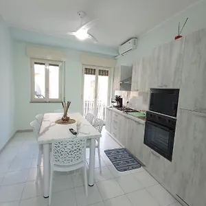 Appartamento Ludovica's House, Giardini Naxos